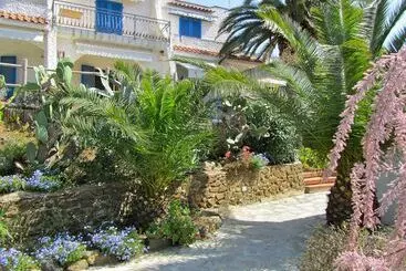 Residenssi Villaggio Innamorata   Villa Moresca