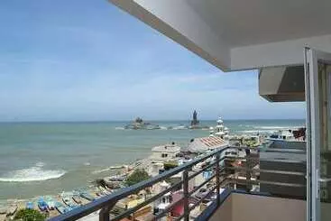 Hotel Maadhini