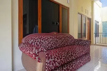 Hotel Urbanview Syariah Wisma Wongso Borobudur