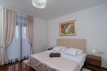 Pension Luxury Rooms Near The Beach1