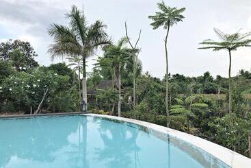 Hotel Overlooking Lagoon At Sitio De Amor