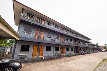 Hotel Oyo 75370 Saowanee Resort And Apartment