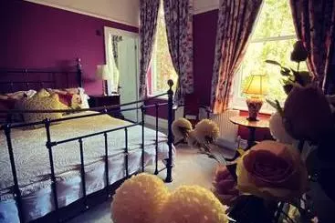 Ashleigh Buxton B&b