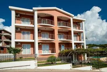 تختخواب و صبحانه Open Sky Apartments