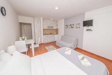 تختخواب و صبحانه Open Sky Apartments