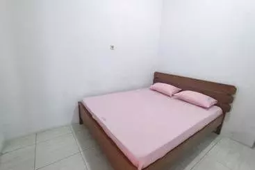 Hotel Spot On 90040 Pondok Manggir