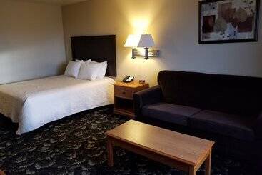 בית מלון כפרי Grand View Inn & Suites