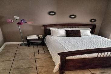 Отель Monterey Inn