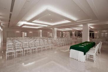 Отель Oleandri Resort Paestum