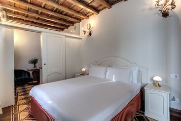 ホテル Santa Marta Suites