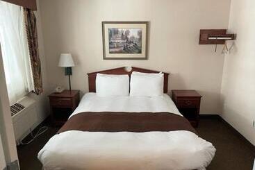 River Hills Hotel  Mankato