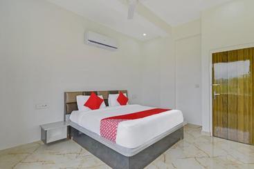 Hotel Oyo 40085 Celebration