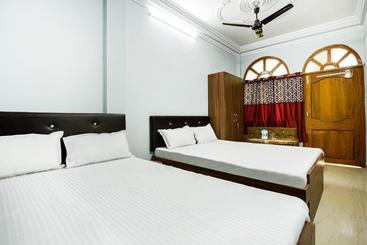 בית מלון כפרי Spot On 43838  Red Rose