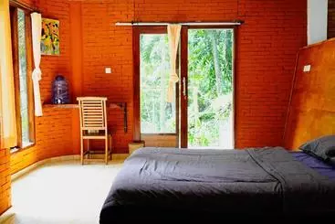استراحتگاه Shanti Toya Ashram