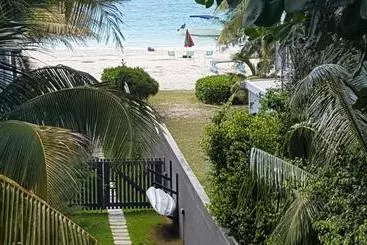 هتل South Reef Luxury Apartments