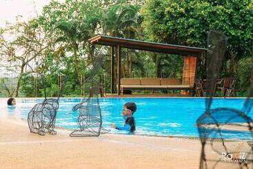 בית מלון כפרי Rabbiz Hill Resort