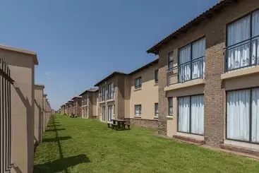 アパートホテル Kathu Inn