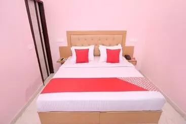 Hotelli Skydeep By Oyo Rooms
