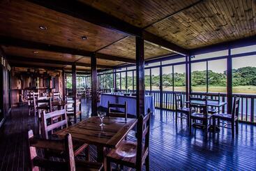 فندق Imvubu Lodge