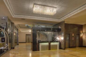 Sol De Oro Hotel & Suites