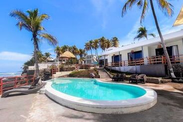 בית מלון כפרי Reef On The Water