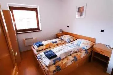 Huoneistohotelli Apartmány Goral Oravice