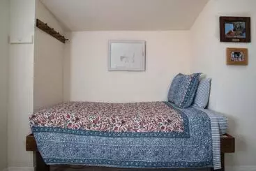 Mt Williamson Motel And Basecamp