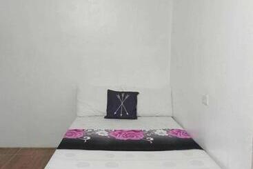 Retkeilymaja Mil's Hillside Tourist Inn