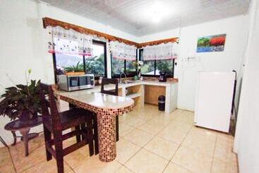 Bed and Breakfast Hospedaje Luis & Ana