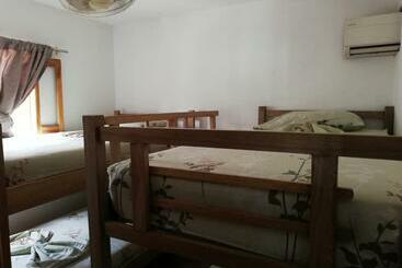 هاستل Casa Madrigueña