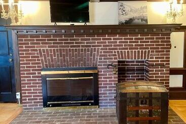 Harbour House Inn B&b