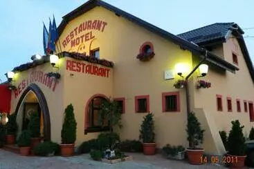 Motel Complex Turistic Paralela'45