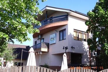 膳宿费 Vila Delta Travel   Mila 23