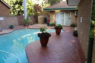 פנסיון Xisaka Guest House