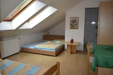Albergue Pension Egida