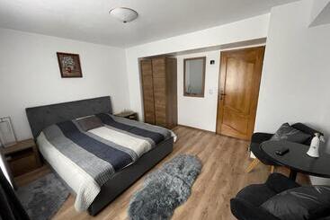 پانسیون Cazare Colibita Casa Lipan