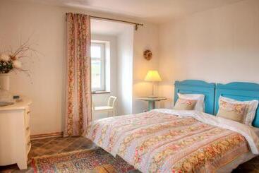 פנסיון Penzion V Polích