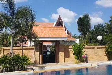 Vip Chain Resort Pool Villa