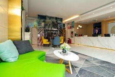 Отель Greentree Inn Jiangsu Xuzhou Feng County Liubang Plaza Express