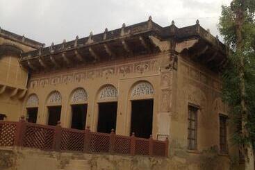 Hotel Narayan Niwas Castle