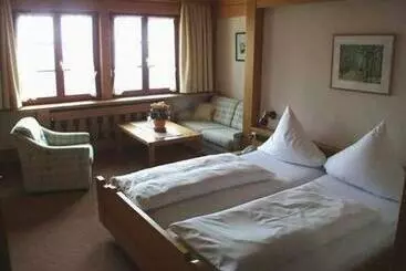 ペンション Landgasthof Hirschen