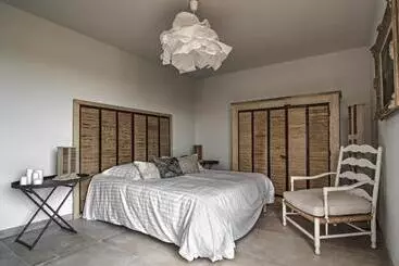 Hotelli Le Mas Du Pont Roman