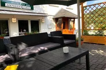 Majatalo Garni Zum Adenauer Forst