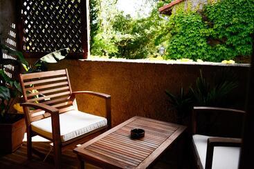 بنسيون Chambres D'hôtes Domaine Du Hameau Baylesse