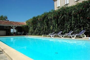 膳宿费 Domaine De Pallanne