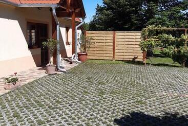 ペンション Gerendás Vendégház