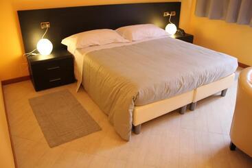 Отель Padus Meublè Parma