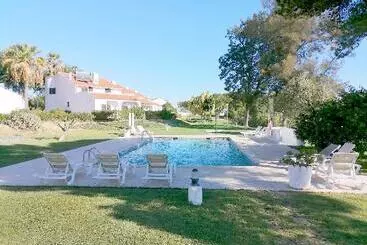 Apartamentos Vale De Carros By Portugalferias