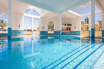 아파트 Colina Village