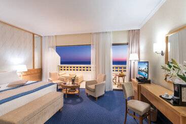 هتل Constantinou Bros Athena Royal Beach